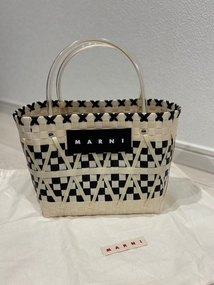 ゆっきー　MARNI マルニ 超美品 かごバッグ ホワイト/ブラック