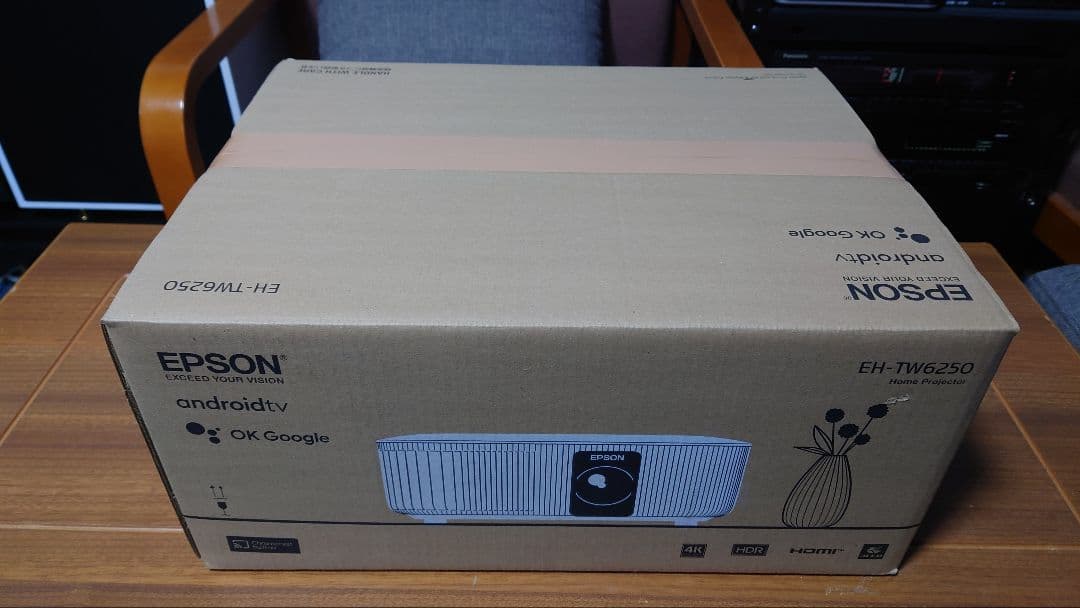 EPSON EH-TW6250　4kプロジェクター