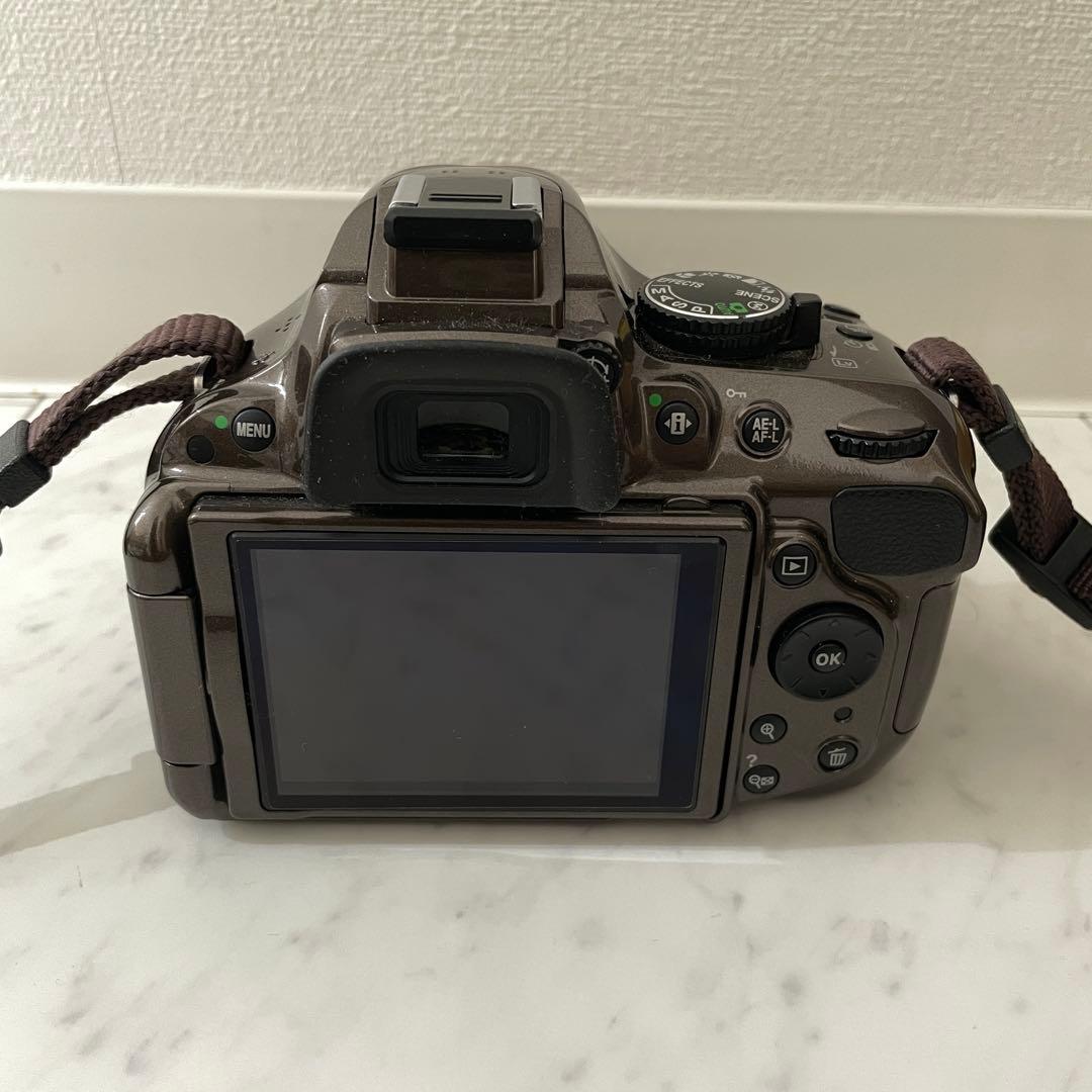 【シャッター数6,000以下！】Nikon D5200 デジタル一眼レフカメラ