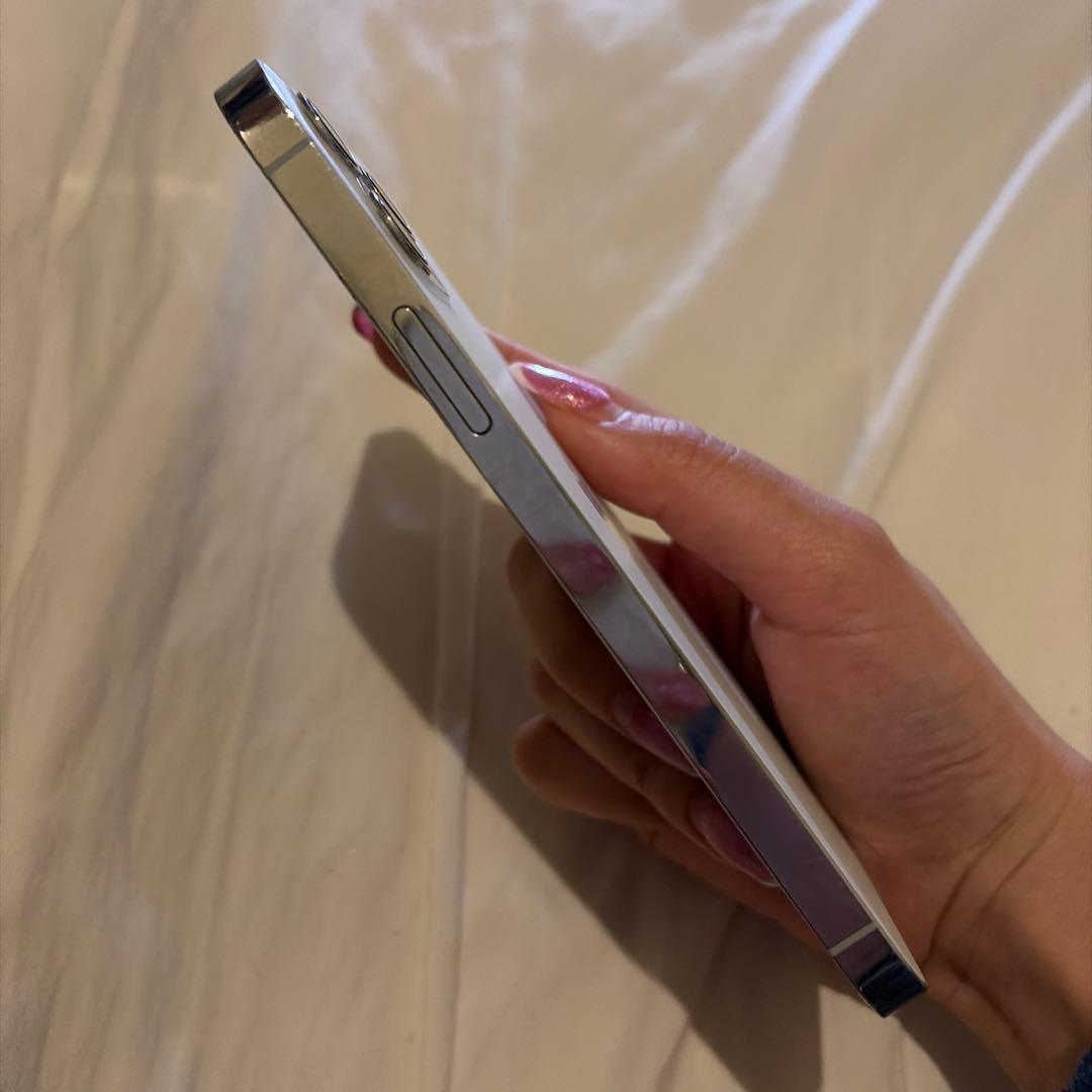 iPhone12pro SIMロック解除済み