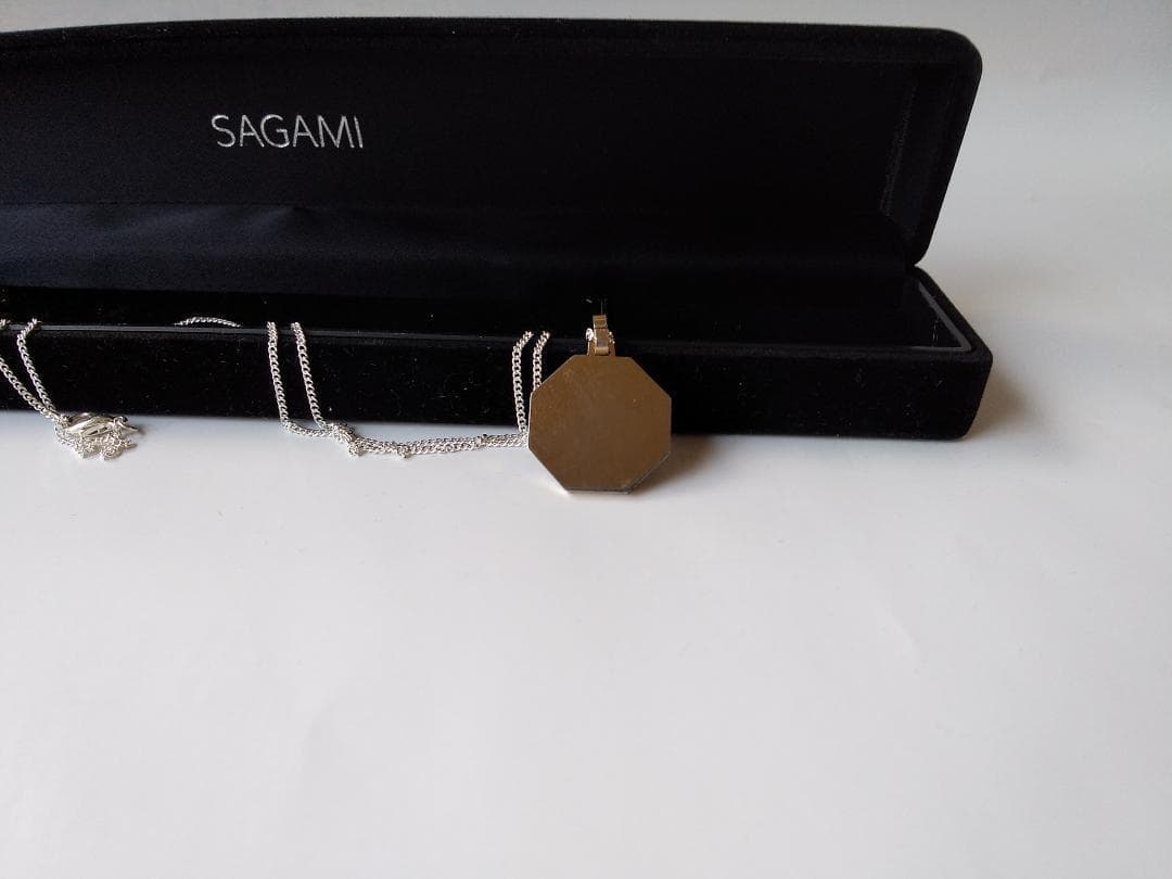 エリザベス2世 ペンダントトップ ネックレス 幸運を呼ぶ八角形 美品 です。