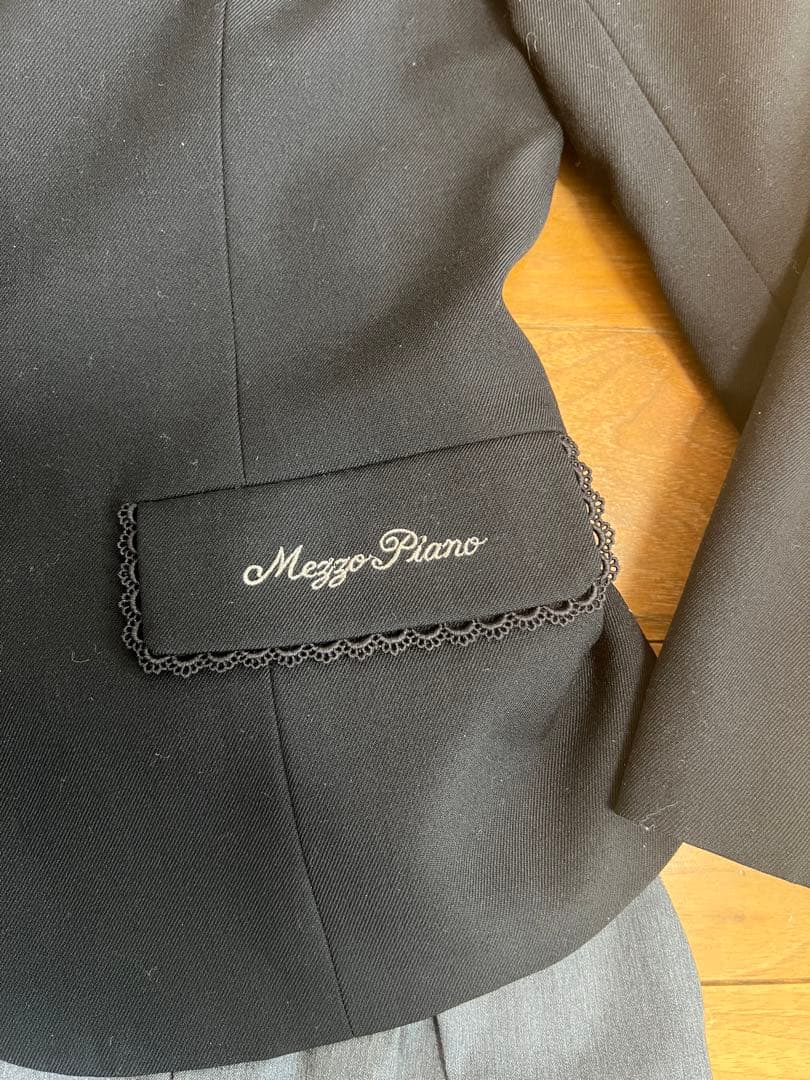 メゾピアノ　ジュニア　フォーマルスーツ　卒業式　発表会
