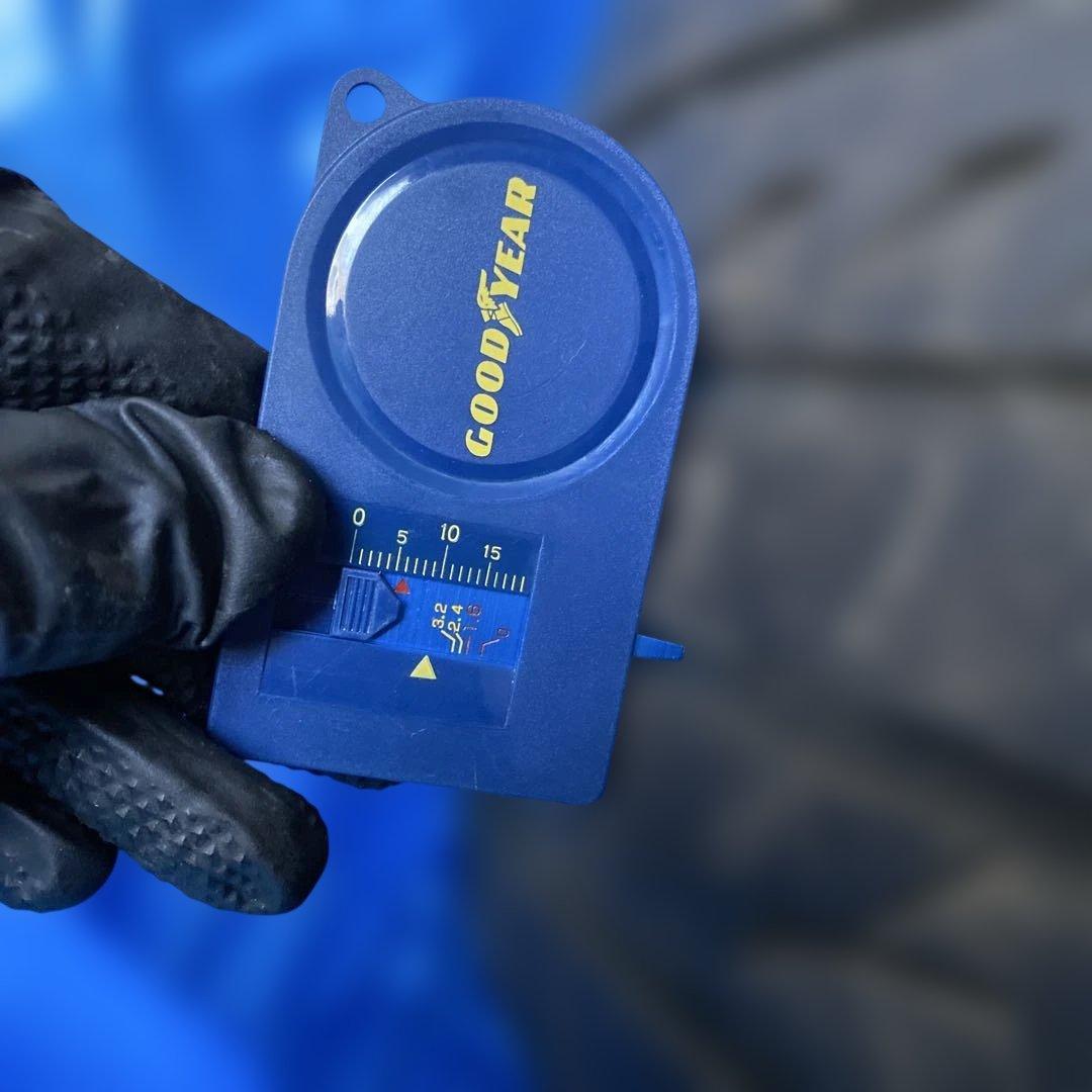 トヨタ220系クラウン　Gエグゼクティブ 純正18インチAW BS REGNO