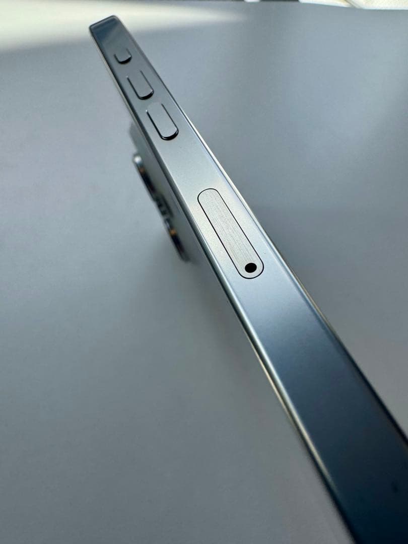 【超美品】Apple iPhone 16 Pro 256GB ホワイトチタン