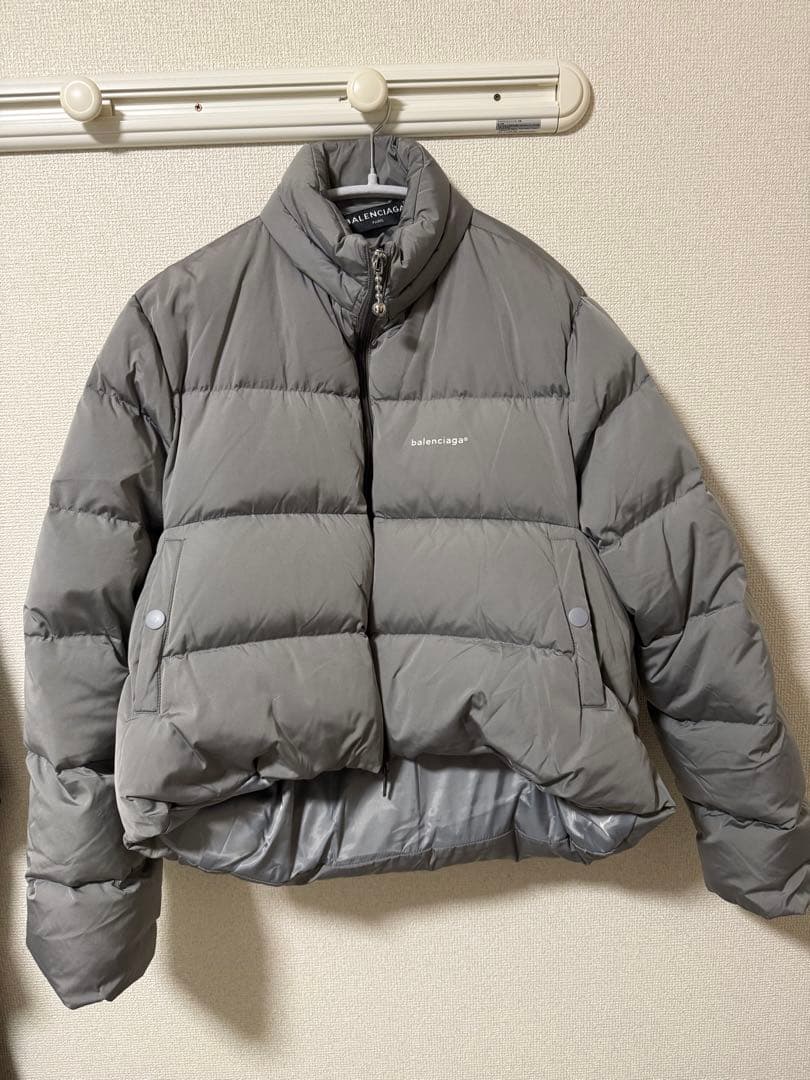 バレンシアガ　cシェイプ　ダウンジャケット