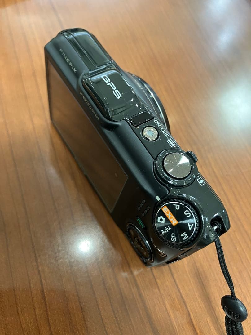 FUJI FILM コンパクトデジタルカメラ　FINEPIX F600 EXR