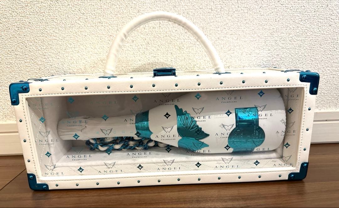 エンジェルシャンパン ロゼホワイト　ホワイトデーエディション　レザータイプ　限定