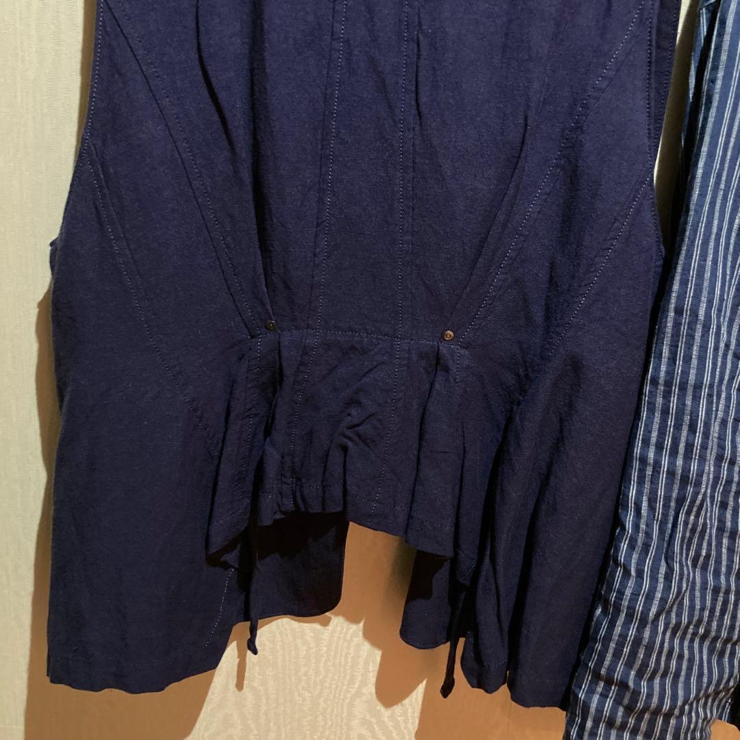 ヴラスブラム　ブラウス、ベスト　２点セット　ネイビー