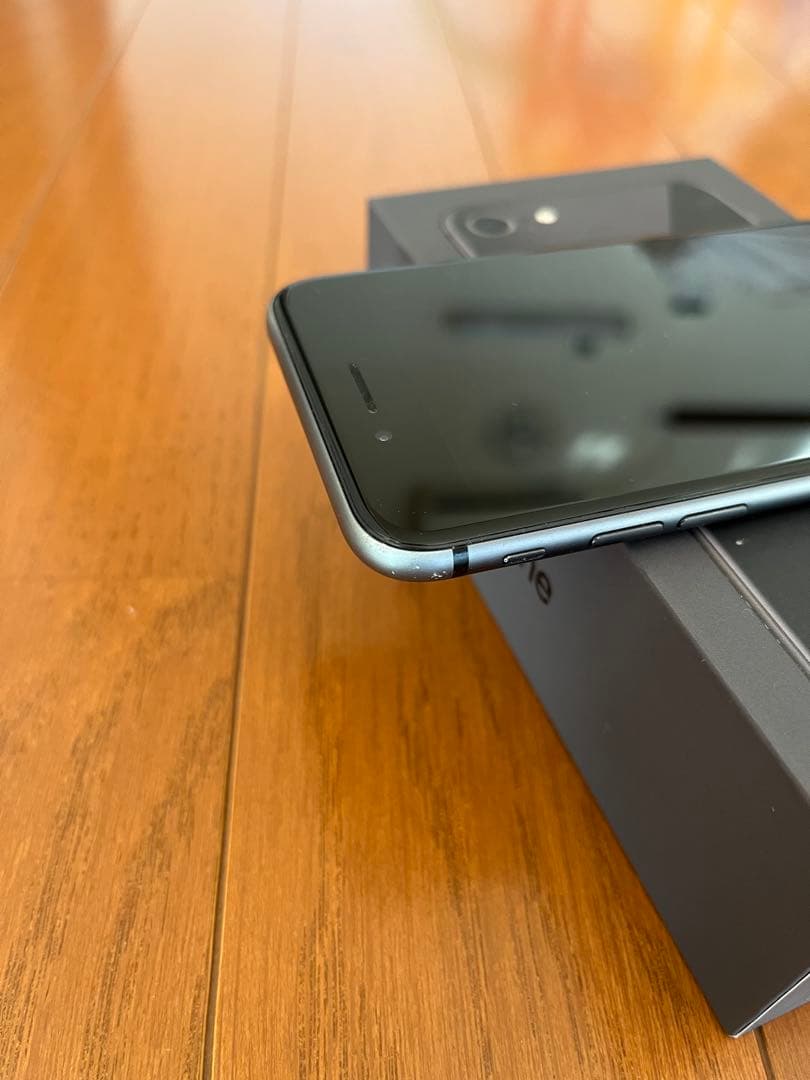 【最大容量100%】Apple iPhone 8 スペースグレー 64GB箱付き