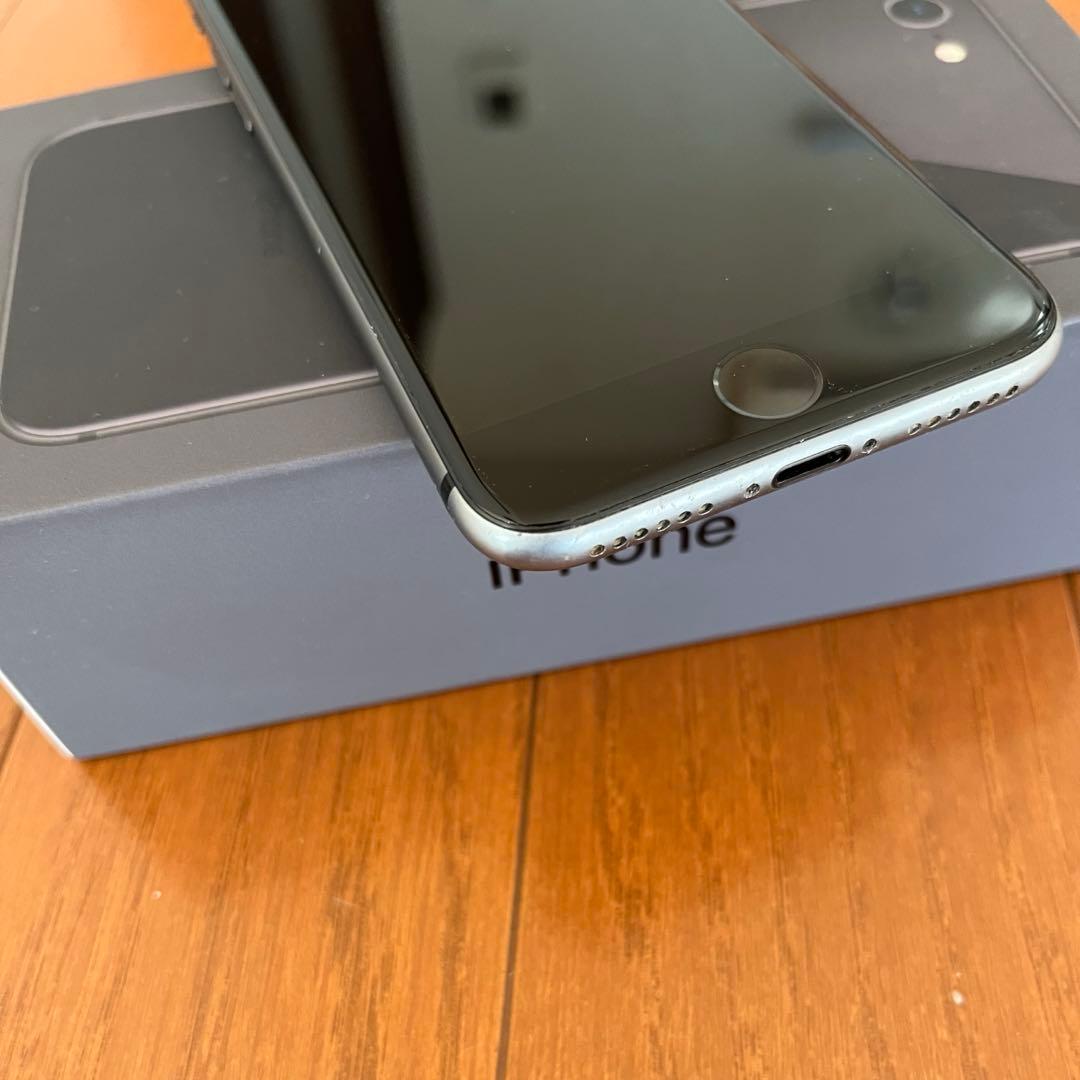 【最大容量100%】Apple iPhone 8 スペースグレー 64GB箱付き