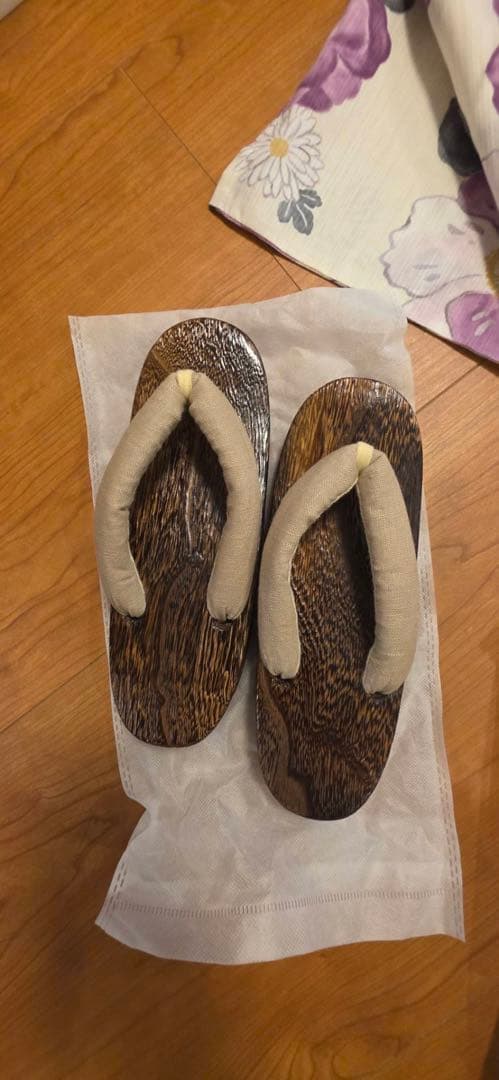 dita 花柄浴衣セット（紫色、下駄付き）