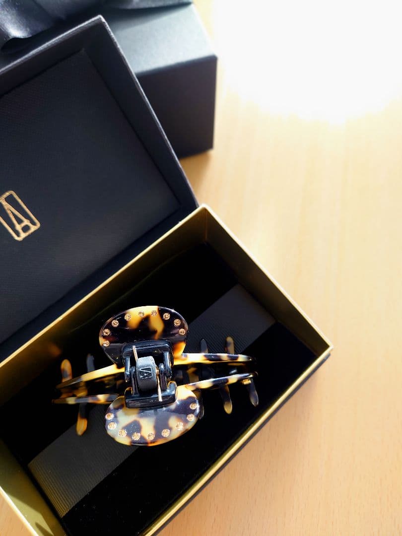 アレクサンドルドゥパリ スワロフスキー M クリップ トーキョー TOKYO