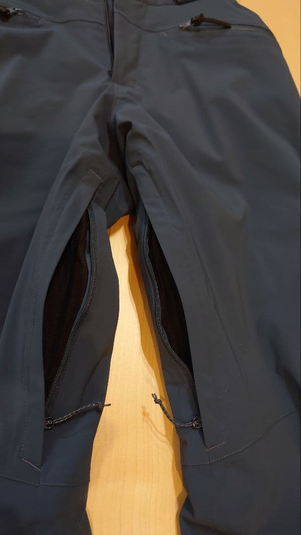 SALOMON　サロモン　スキーウェア　パンツ(サスペンダー付き)ブルーSサイズ