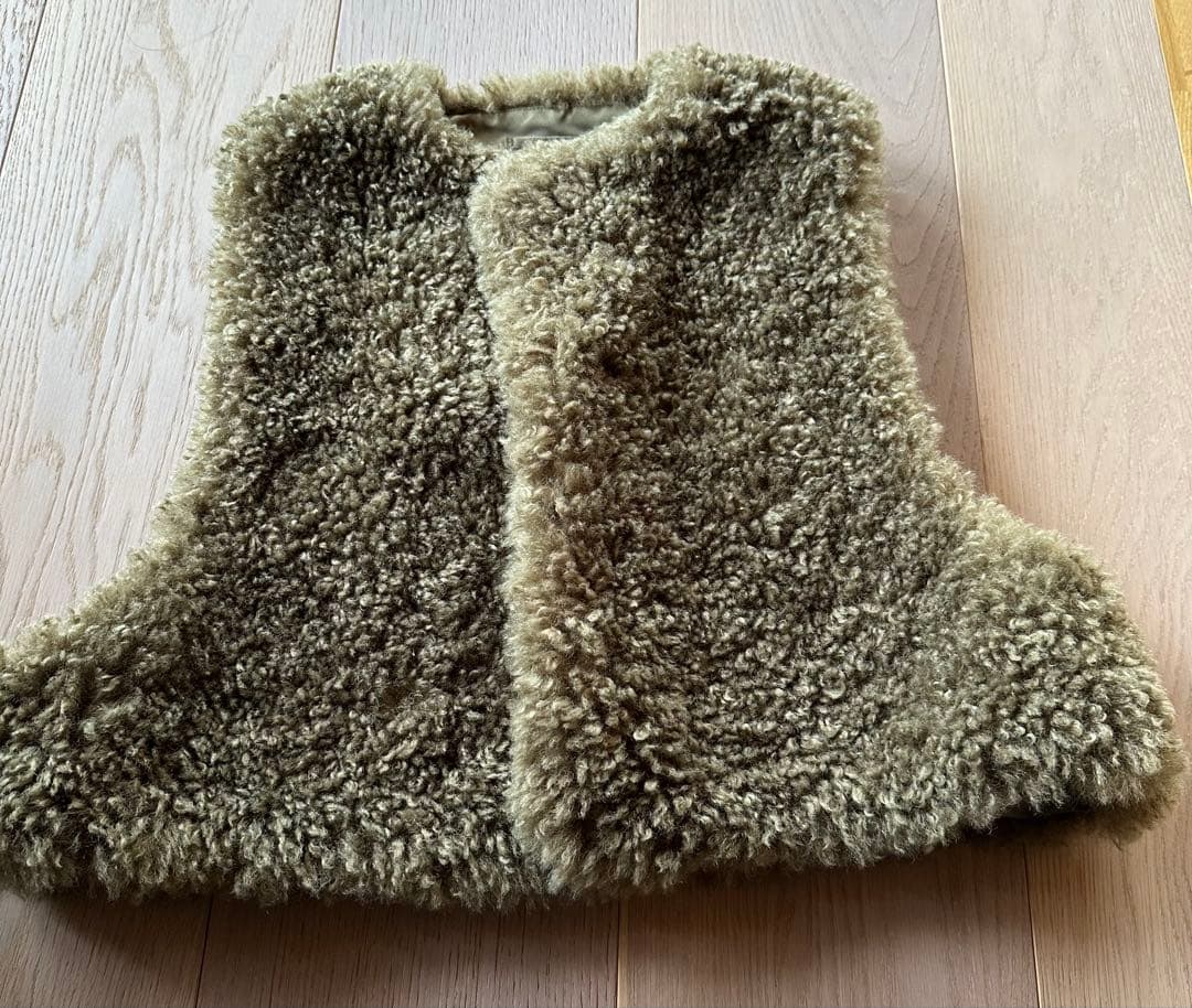 ハイク　HYKE オリーブグリーン ファーベスト OSFA 美品