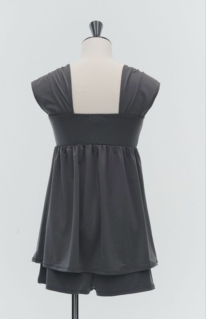 新品⭐︎yoriペプラムフレアスイムウェアセット【2025SP】チャコール36