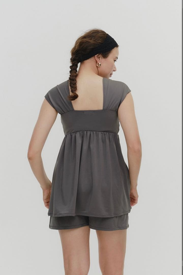 新品⭐︎yoriペプラムフレアスイムウェアセット【2025SP】チャコール36