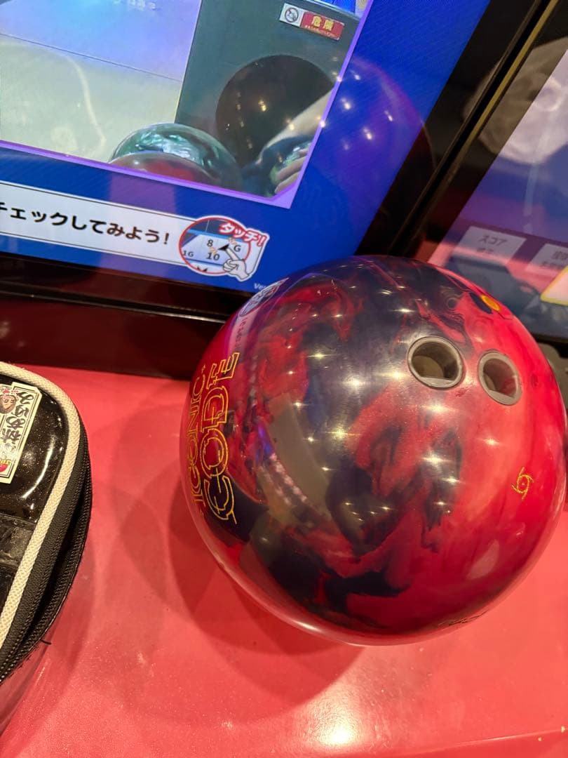 アイコニックコード　ボウリングボール　サムレス