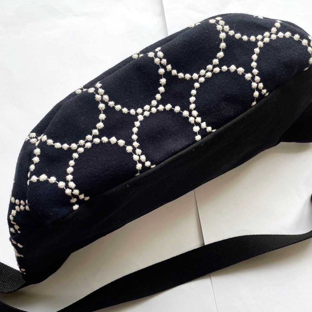 ミナペルホネン タンバリンネイビー×ホワイト ハンドメイドボディバッグ