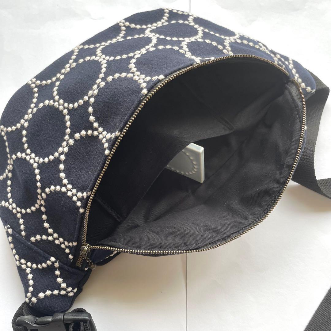 ミナペルホネン タンバリンネイビー×ホワイト ハンドメイドボディバッグ