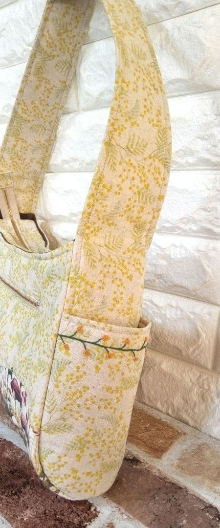 う*ン様 《値下げしました》ハンドメイド　肩掛けカバン　スーちゃん　ビリーくん