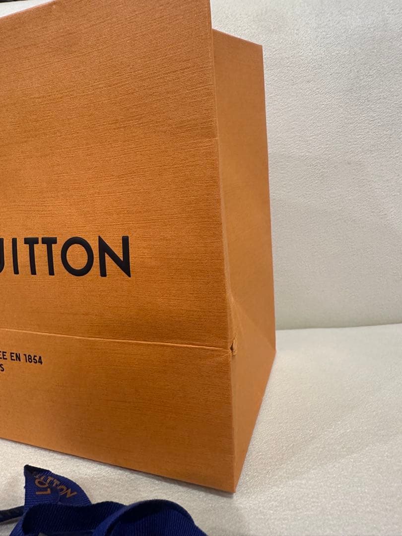 【新品未使用】Louis Vuitton フラワーモチーフ ネックレス