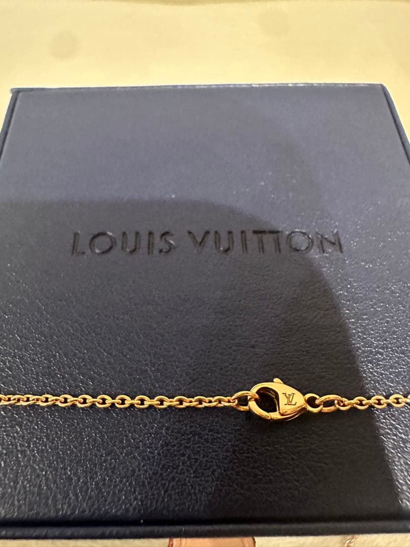 【新品未使用】Louis Vuitton フラワーモチーフ ネックレス