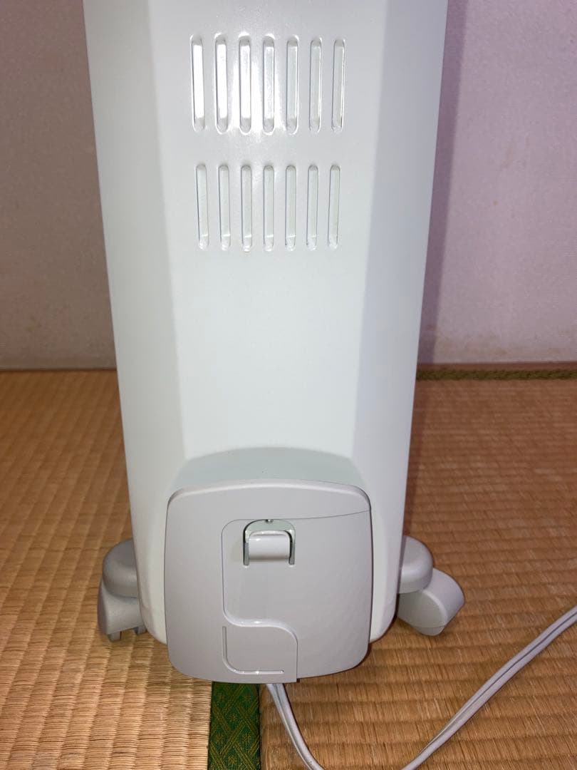 デロンギ　デジタルラディアント　オイルヒーター　KHD410812