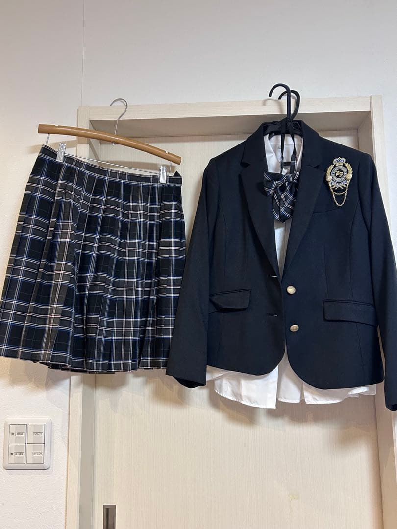 デコラピンキーズ フォーマルセットアップ 170K 卒業式　卒服　金ボタン