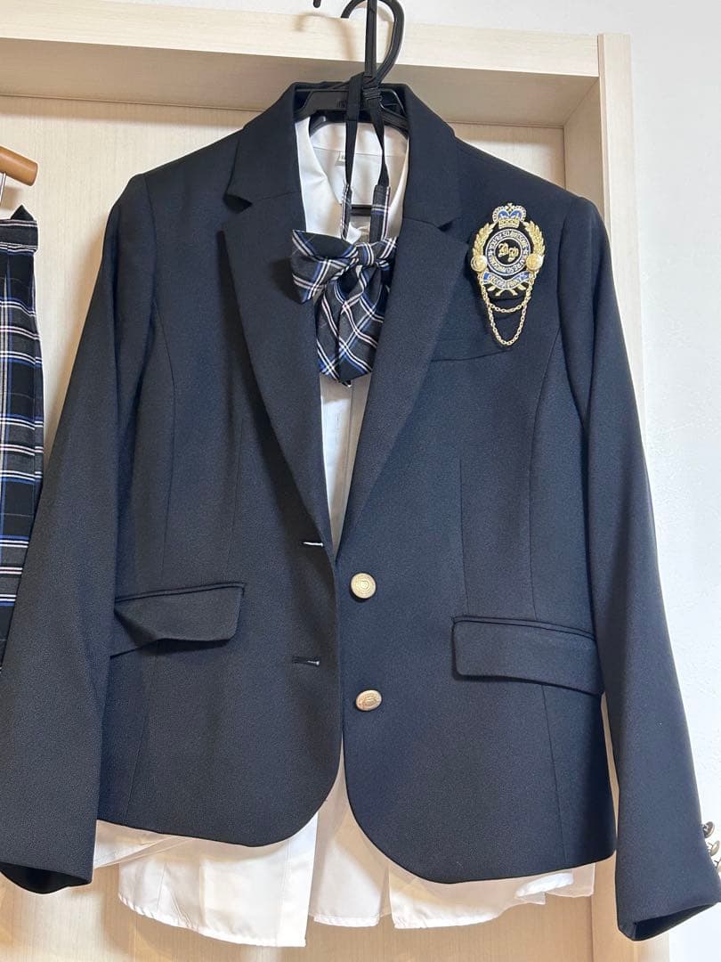 デコラピンキーズ フォーマルセットアップ 170K 卒業式　卒服　金ボタン