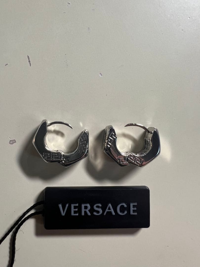 1/5までさゆ。様　新品未使用　VERSACE ヒョンジン着用　ピアス