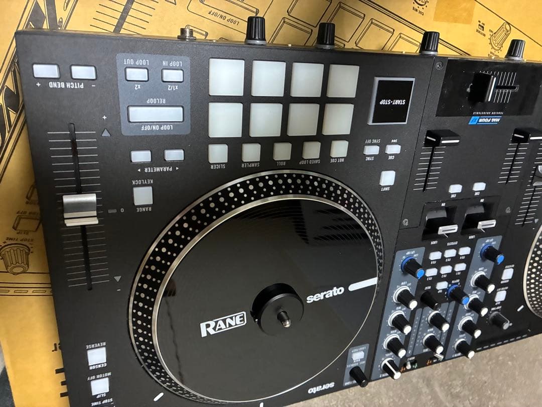 RANE ONE DJコントローラー