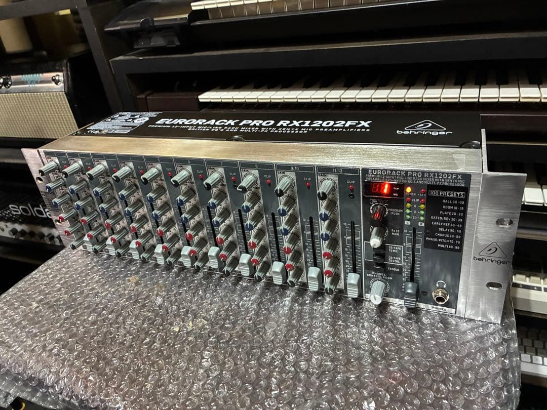BEHRINGER RX1202FX V2 12ch FX搭載 アナログミキサー