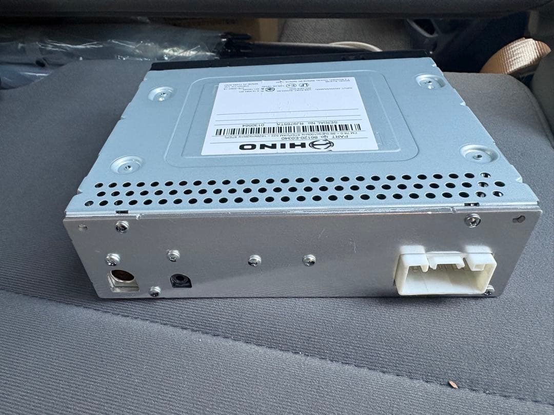 新車外し★Bluetooth/USB/FM/AMチューナー★24V専用★日野