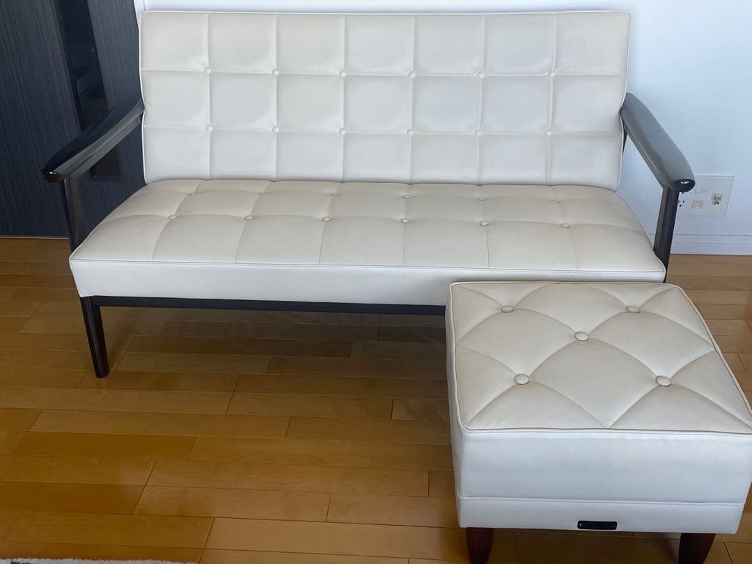 [カリモク60正規店購入]オットマン アイボリカラー