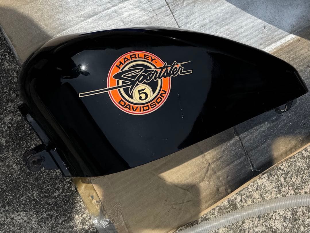 ハーレー　スポーツスター　タンク　883