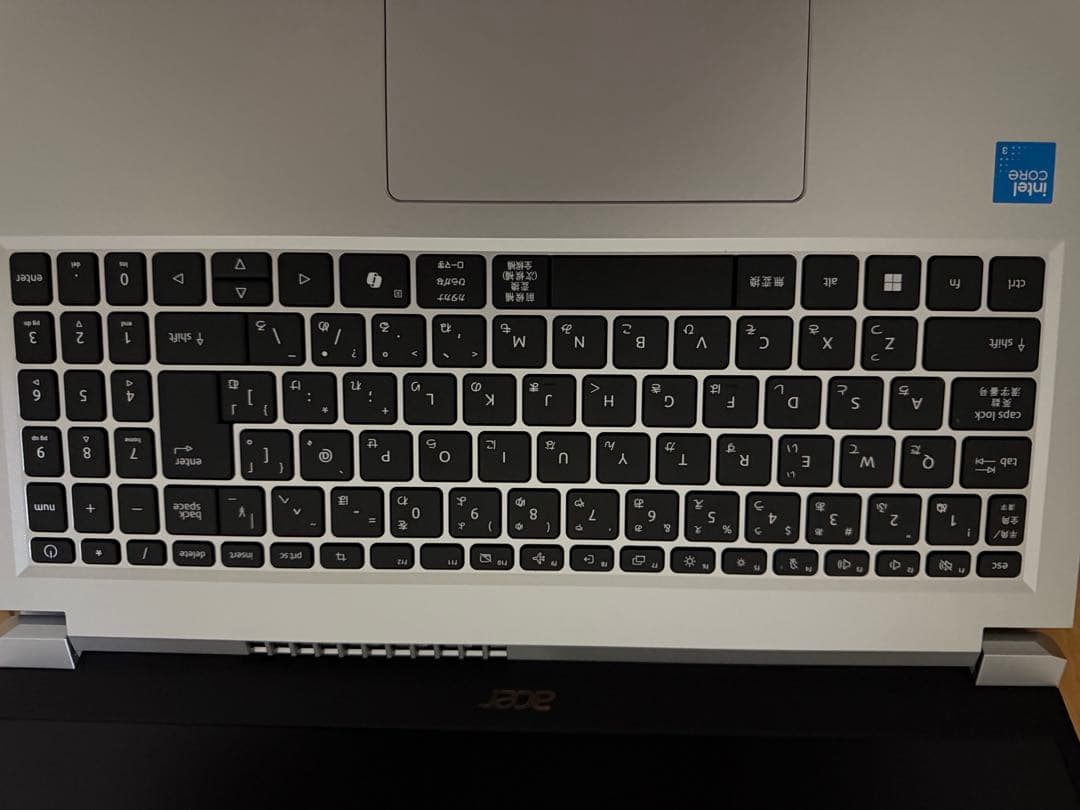 Acer ノートPC ホワイト Intel搭載