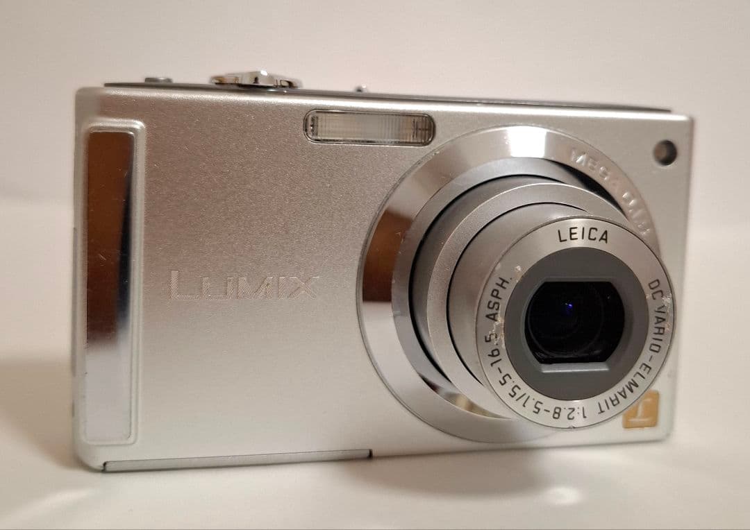[美品]パナソニック Panasonic LUMIX DMC-FS3 コンデジ