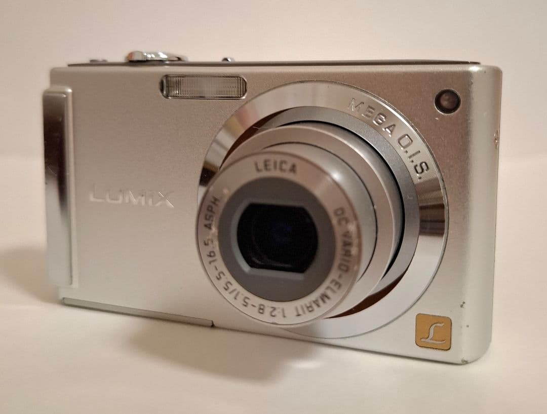 [美品]パナソニック Panasonic LUMIX DMC-FS3 コンデジ