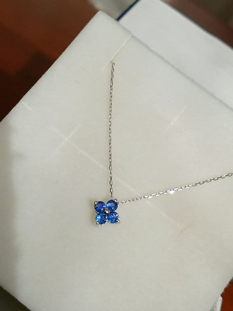 少し訳ありなのでお買得☆K10☆ブルーサファイア☆ホワイトゴールドネックレス