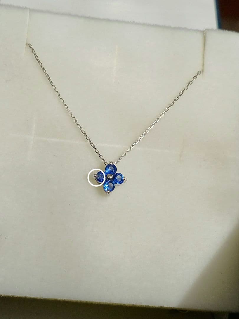 少し訳ありなのでお買得☆K10☆ブルーサファイア☆ホワイトゴールドネックレス