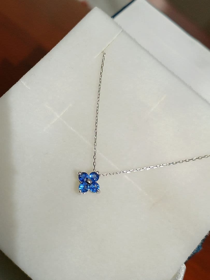少し訳ありなのでお買得☆K10☆ブルーサファイア☆ホワイトゴールドネックレス
