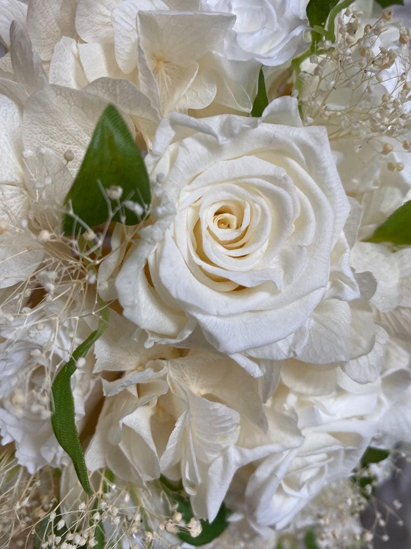 プリザーブドフラワーブーケ　ブートニア付き　キャスケード