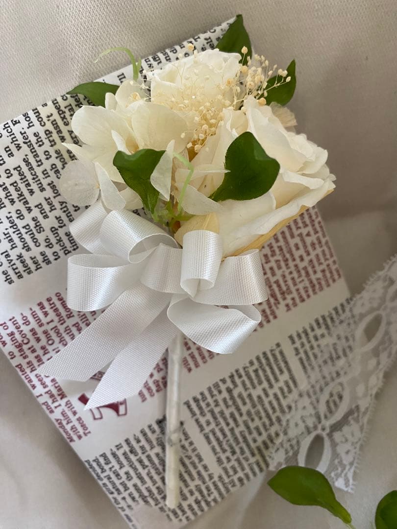 プリザーブドフラワーブーケ　ブートニア付き　キャスケード