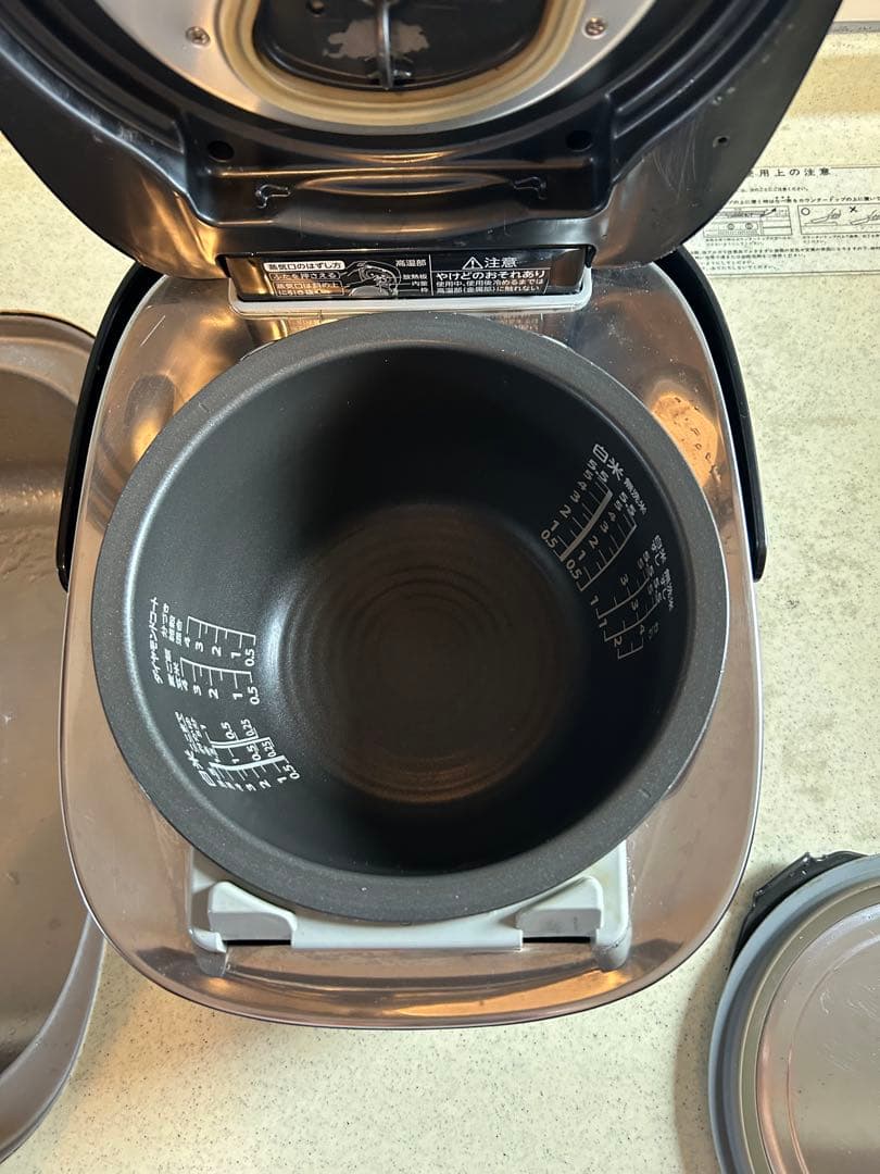 TOSHIBA 真空圧力IH炊飯器 RC-10VSP