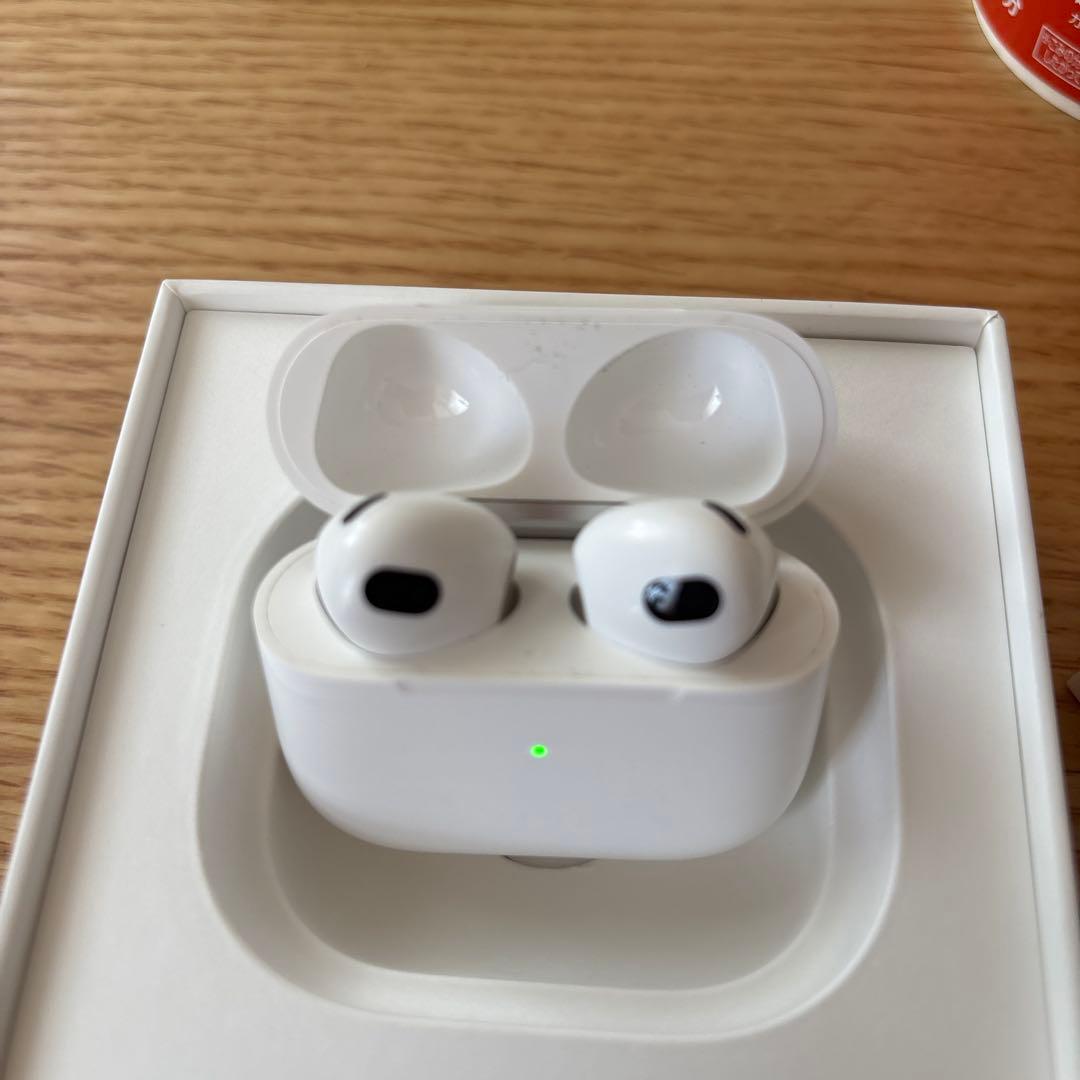 AirPods 3世代　本体 ホワイト