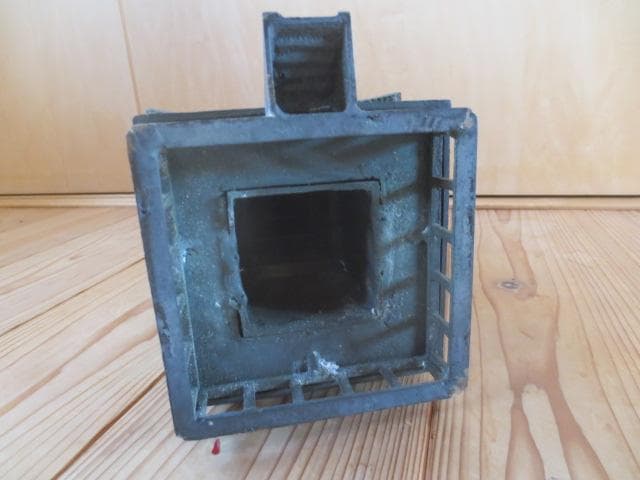 R7/05/7-5　　銅器　五重の塔　　高42 重量約3.5㎏