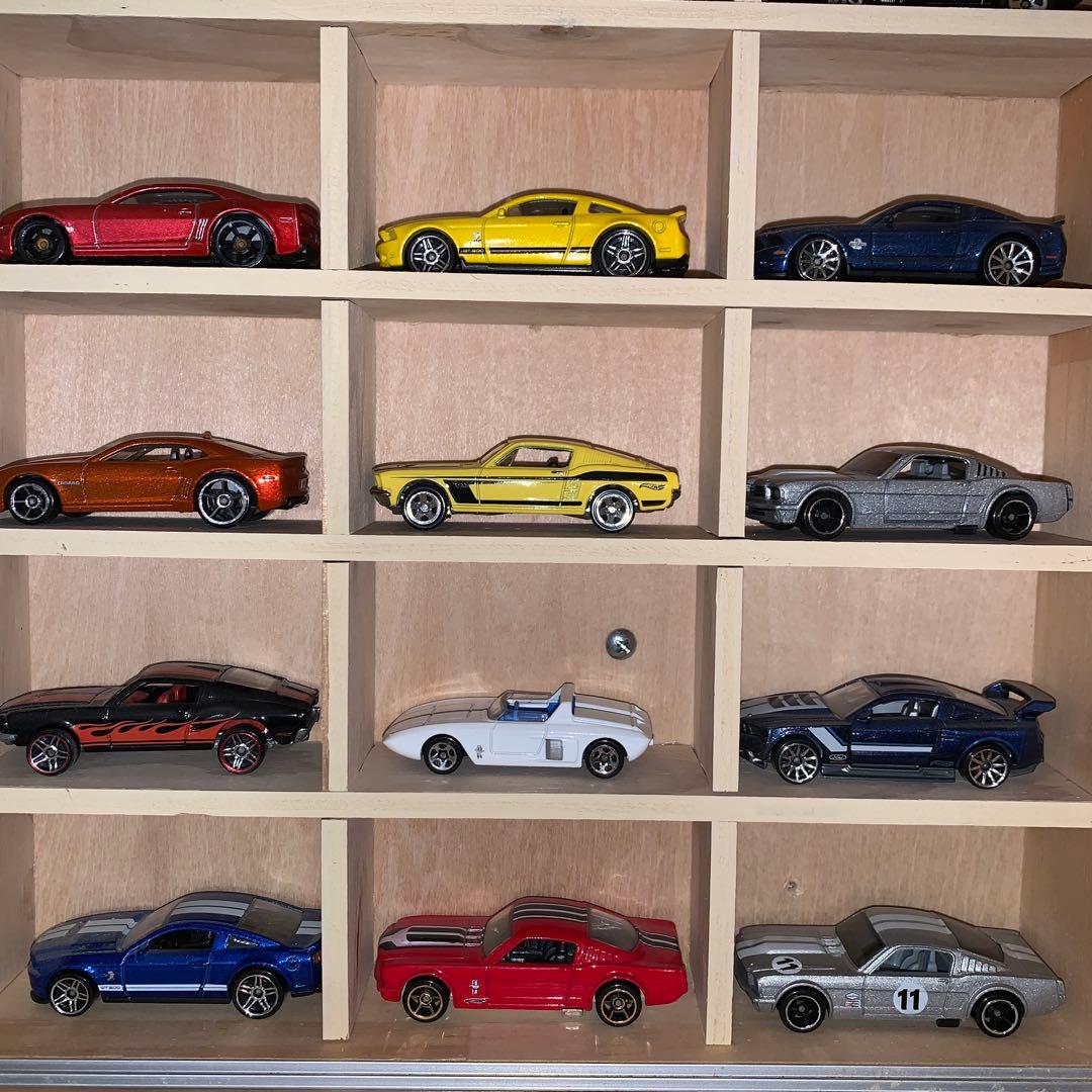 ホットウィール、トミカ ディスプレイケース（車48台付き）