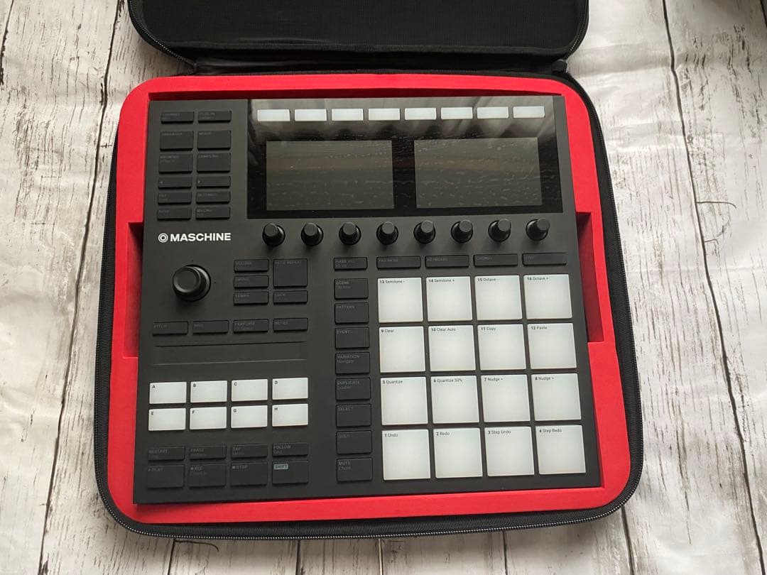 ■MASCHINE MK3 （箱・ケース・ガイドブック・IDあり）