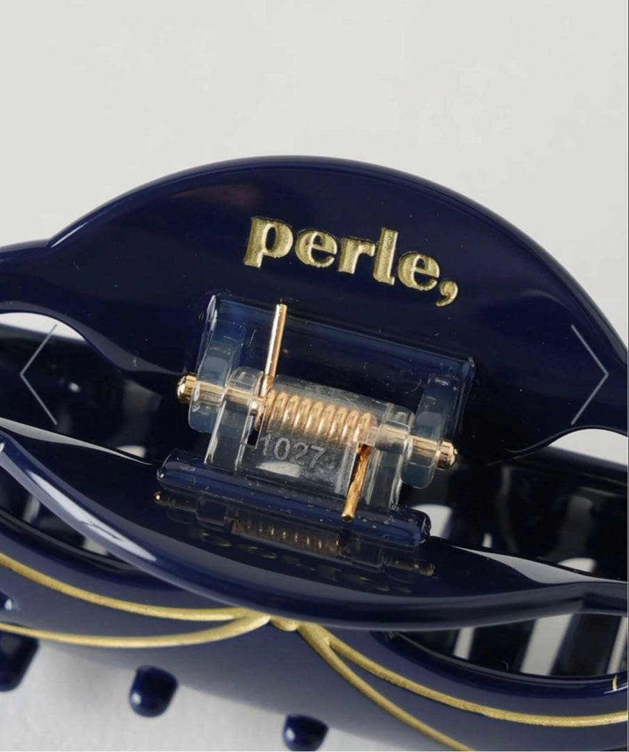 ラトータリテ　perle ネイビー ヘアクリップ　たなべさおり