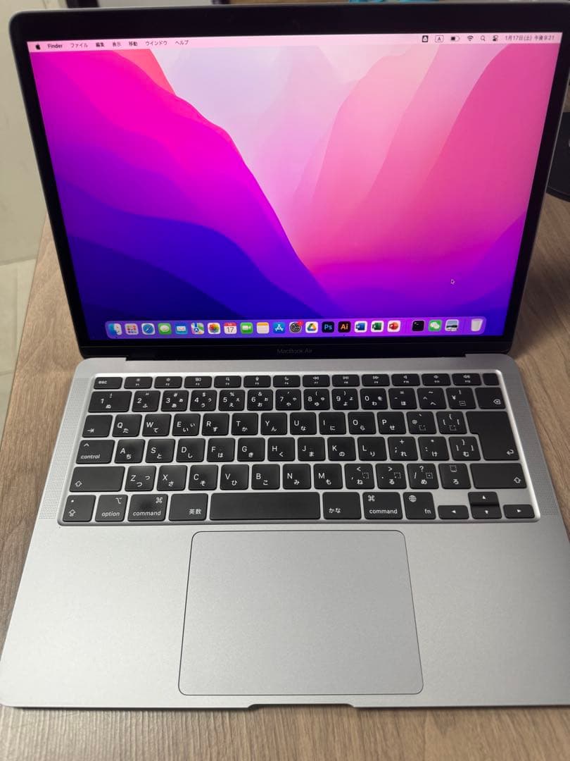 M1 MacBook Air バッテリー98% ほぼ使用感なし